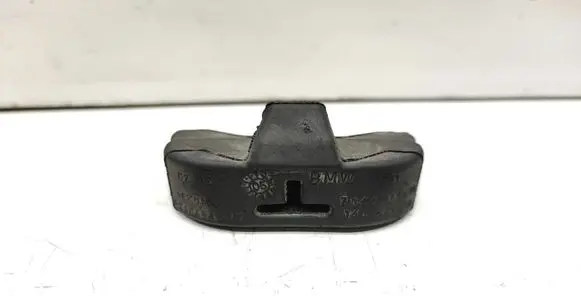 BMW 5 E60 E61 Radiator mount bracket 7542516