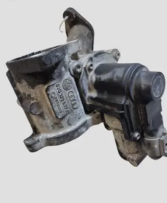 Volkswagen Caddy EGR valve 03G129637A 03G131502