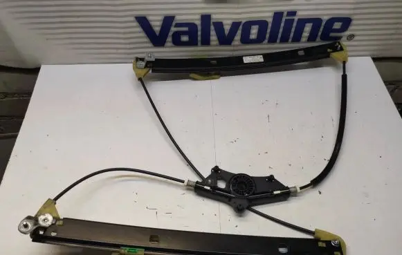 Audi A4 S4 B9 Front window lifting mechanism without motor 8W0837461 26102017 1021C28035104
