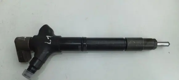 Toyota Land Cruiser (J200) Fuel injector 2367051060