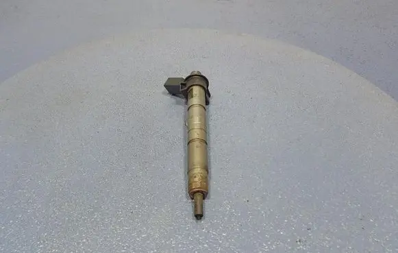 BMW 7 F01 F02 F03 F04 Fuel injector 7805428