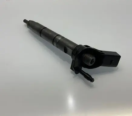 Mercedes-Benz E W211 Fuel injector A6420700587 6420700587