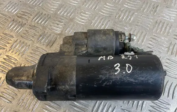 Mercedes-Benz R W251 Starter motor A0061514101