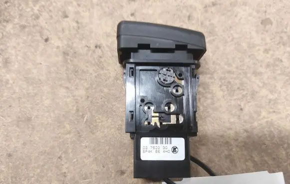 Mazda 3 I Hazard light switch 0750330 BP4K664HD
