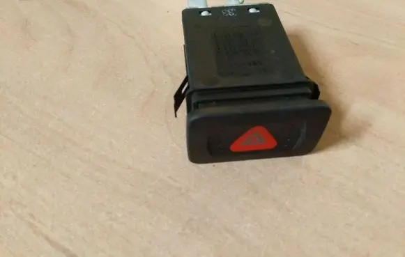 Volkswagen Golf IV Hazard light switch 1J0953235J 1J0953235H 1J0953235D