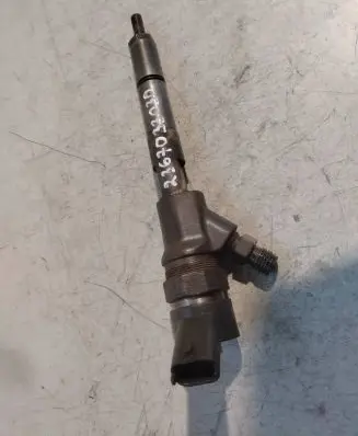 Toyota Yaris Fuel injector 2367033030