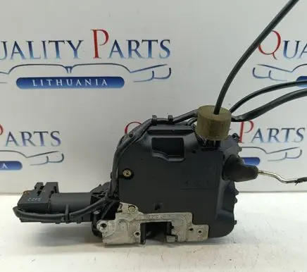 Mercedes-Benz CLS C219 Front door lock 