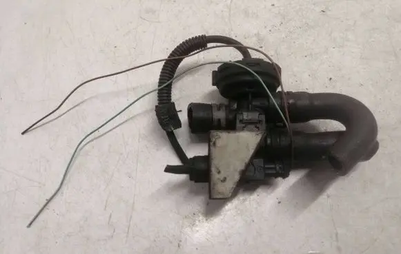 Saab 9-5 Coolant heater control valve 90566948 90566947