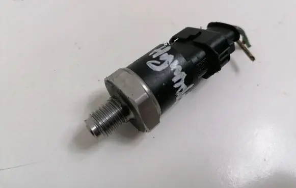 Fuel pressure sensor