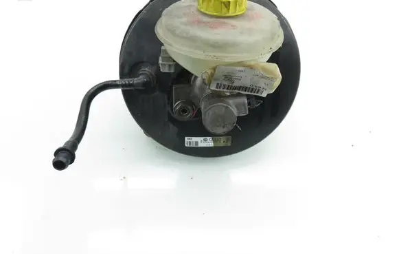 Volkswagen PASSAT B5 Brake booster 8D0612105G