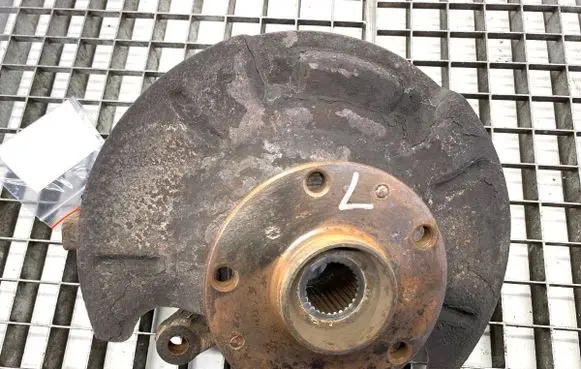 Suzuki SX4 Front wheel hub spindle knuckle 