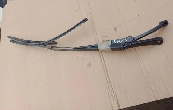 Dacia Dokker Front wiper blade arm 288817245r