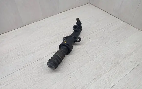 Peugeot 308 Clutch slave cylinder 