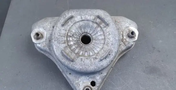 Audi A6 S6 C6 4F Engine mounting bracket 4F0412383G