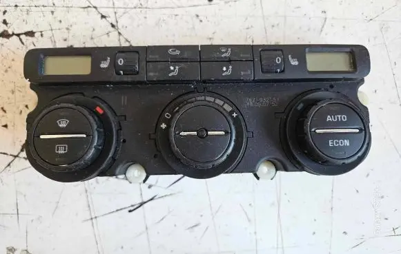 Skoda Octavia Mk2 (1Z) Climate control unit 74793251 793251