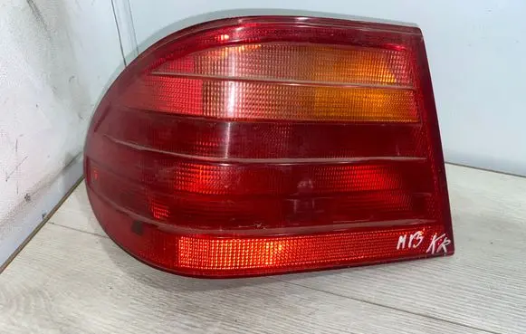 Mercedes-Benz E W210 Rear/tail lights 197041l