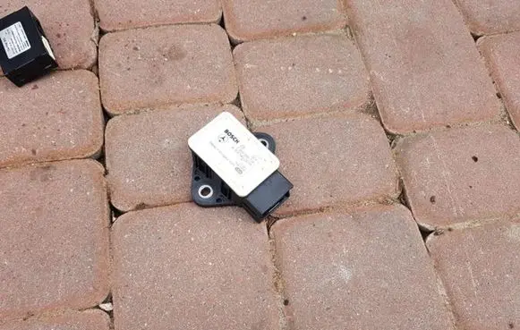 Mercedes-Benz E W212 ESP acceleration yaw rate sensor A0055422618