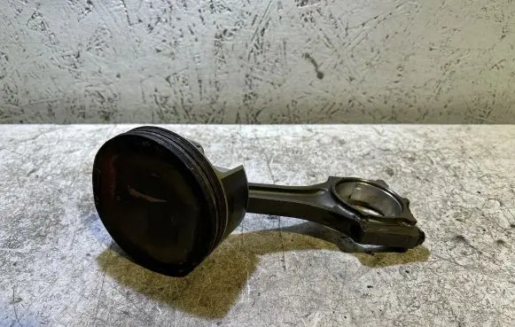 Dodge Charger Piston with connecting rod 53010717AA