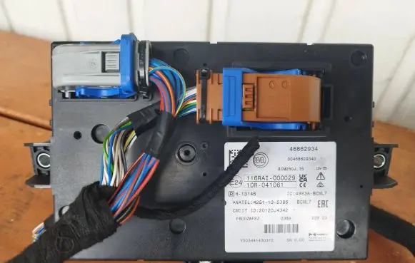 Opel Movano C Fuse box set 46862934