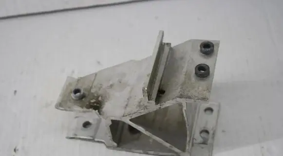 BMW 5 G30 G31 G38 Radiator support slam panel bracket 7357216