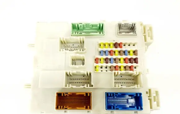 Ford Kuga II Fuse module DV6T14A073 DV6T14A073FN