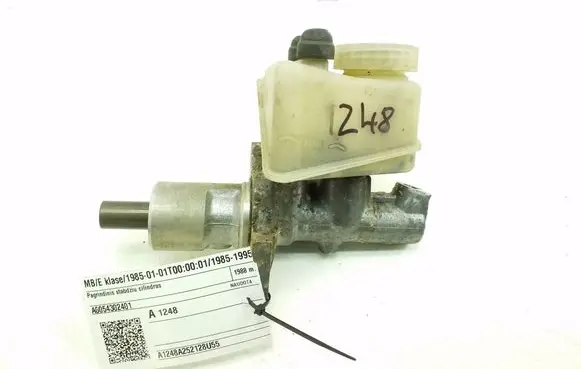 Mercedes-Benz E W124 Master brake cylinder A0054302401