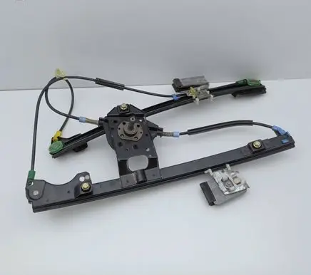 Volkswagen Golf III Front door manual window regulator 1H0837402B