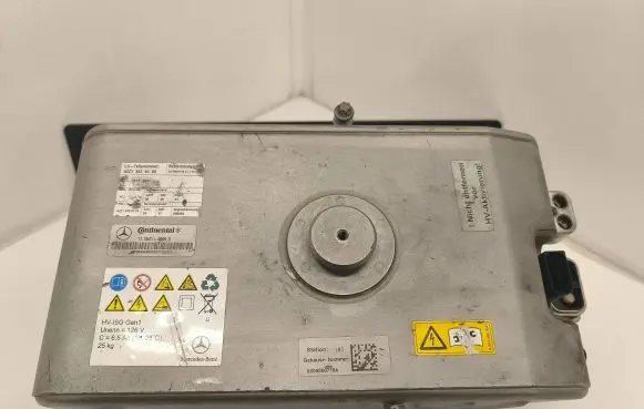 Mercedes-Benz S W221 Hybrid / electric car battery A2213430000 17104140093 A2213430400