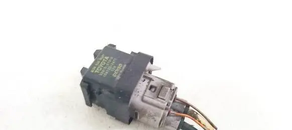 Glow plug pre-heat relay