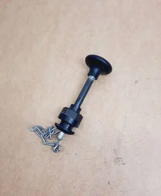 Mercedes-Benz W123 Hand brake release handle 