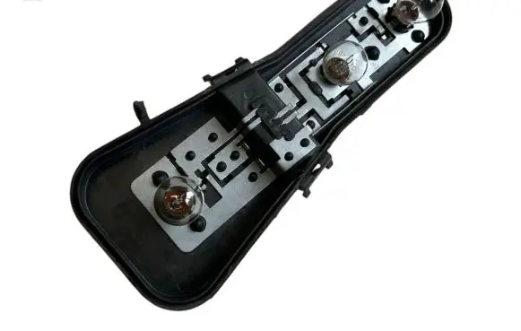 Land Rover Range Rover L322 Tail light bulb cover holder