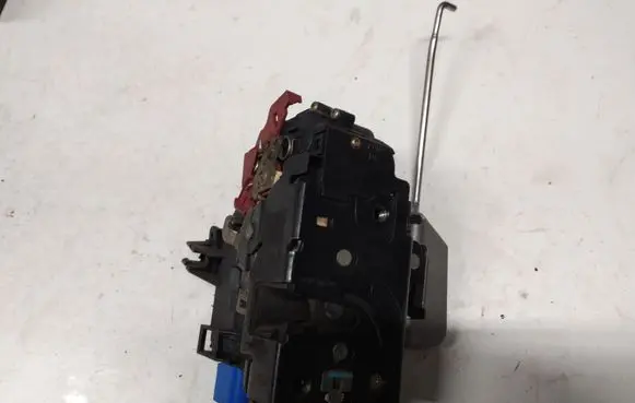 Audi A3 S3 8P Front door lock 4E2837016