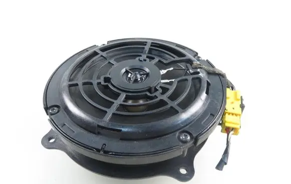 Alfa Romeo GT Front door speaker 46745350