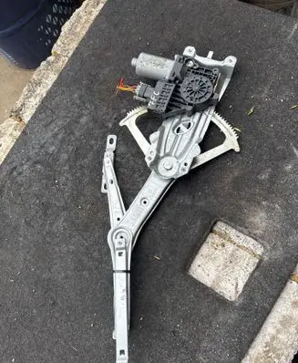 Opel Astra H Front door window regulator with motor A330013100418 A330513100406 A331093306469