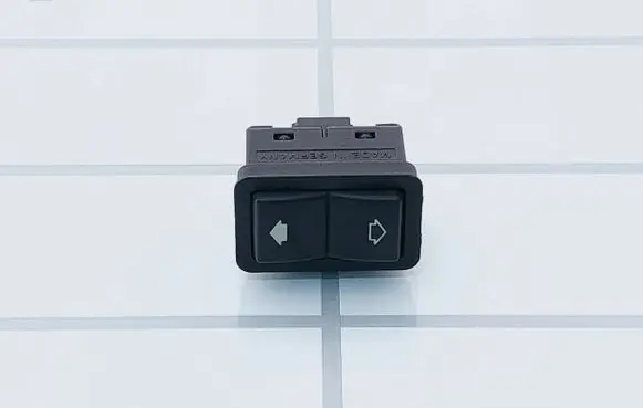 BMW 5 E39 Electric window control switch 8368974