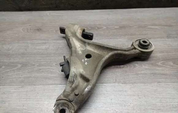 Volvo V70 Front lower control arm/wishbone