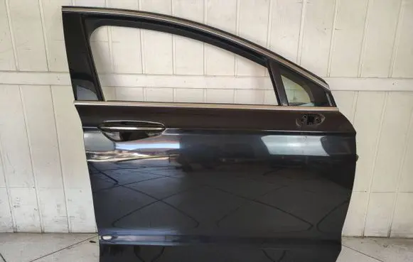 Ford Fusion II Front door