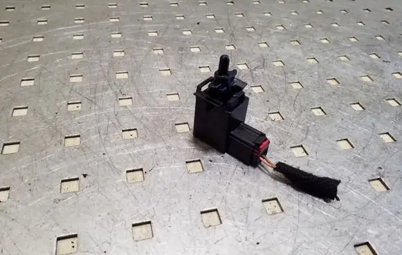 Chevrolet Captiva Brake pedal sensor switch