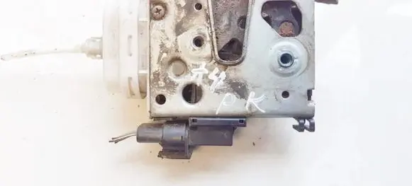 Audi A4 S4 B5 8D Front door lock 8d1837015a