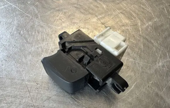 Nissan X-Trail T31 Electric window control switch