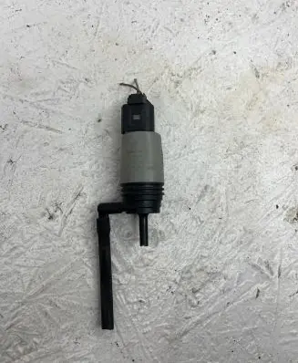 BMW 5 E60 E61 Windscreen/windshield washer pump 6934159