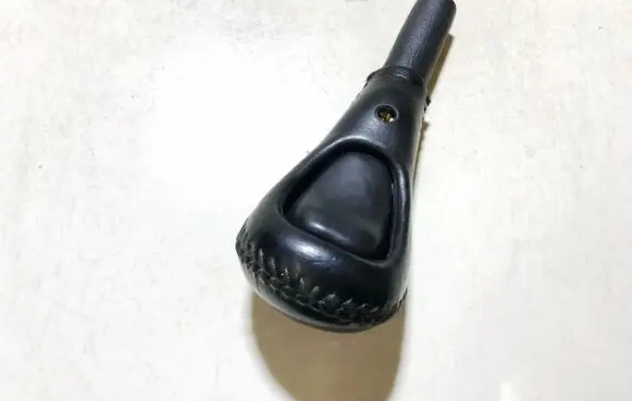 Chrysler 300M Gear lever shifter trim leather/knob