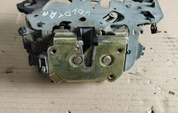 Chrysler Voyager Sliding door lock 