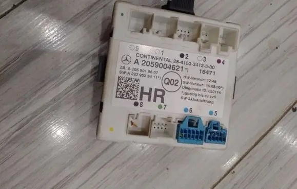 Mercedes-Benz C W205 Door control unit/module A2059004621