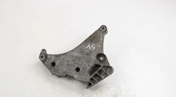 Volkswagen PASSAT B7 Engine mounting bracket 03L199207