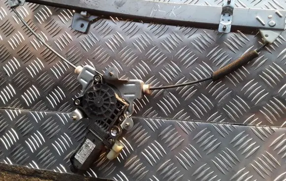 Hyundai Getz Front door window regulator with motor