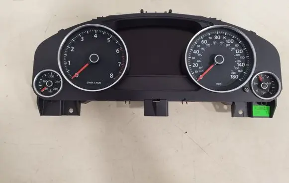 Volkswagen Touareg II Speedometer (instrument cluster) 7P6920980 0263677014