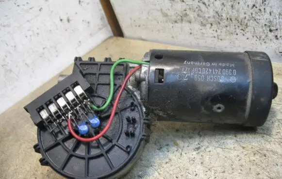 Mercedes-Benz E W210 Wiper motor BOSCH0390241420 1395106