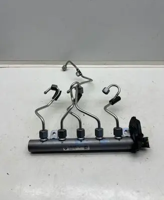 Nissan X-Trail T32 Fuel main line pipe 175210542R 1708700027 H8200897892