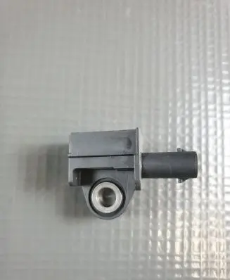 Volkswagen Golf VII Airbag deployment crash/impact sensor 5Q0959651